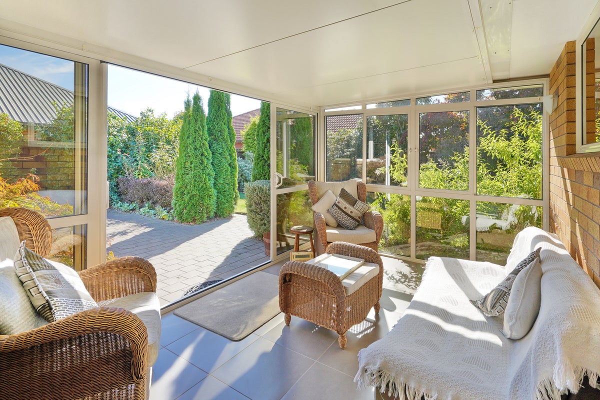 32 Shenley Drive, Belfast, Christchurch - Carousel 1