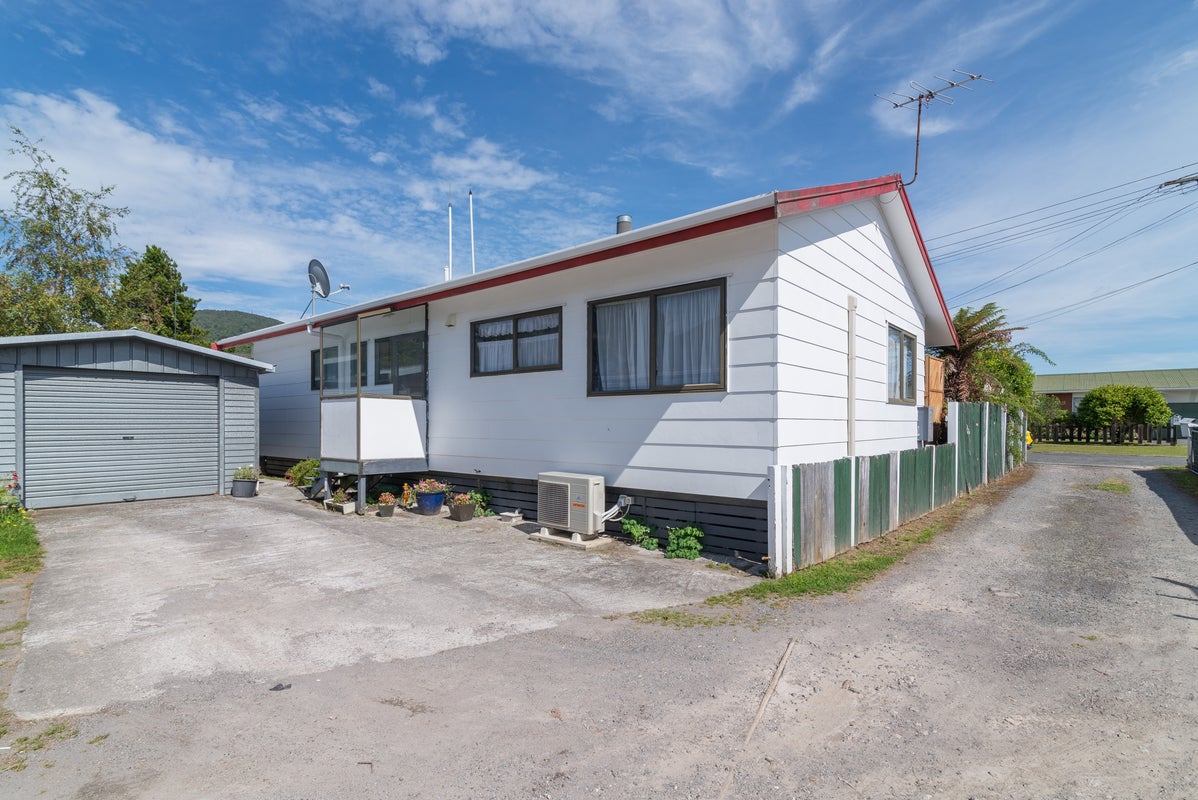 15A Ngahu Street, Fairy Springs, Rotorua - Carousel 1