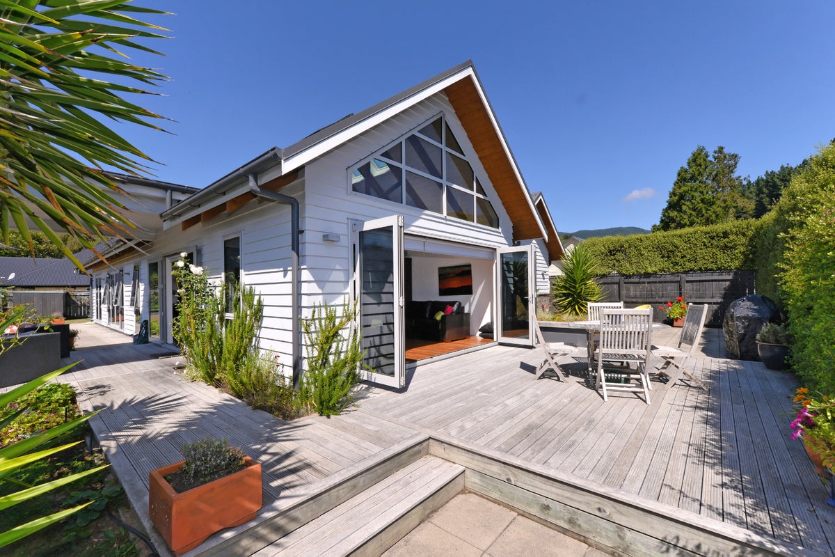 7 Bridgewater Lane, Stoke, Nelson - Carousel 1