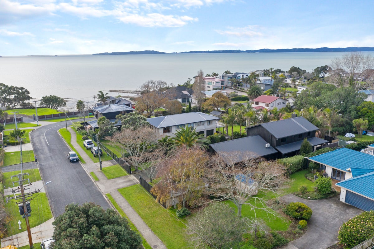 6 Puriri Road, Beachlands, Auckland - Carousel 19