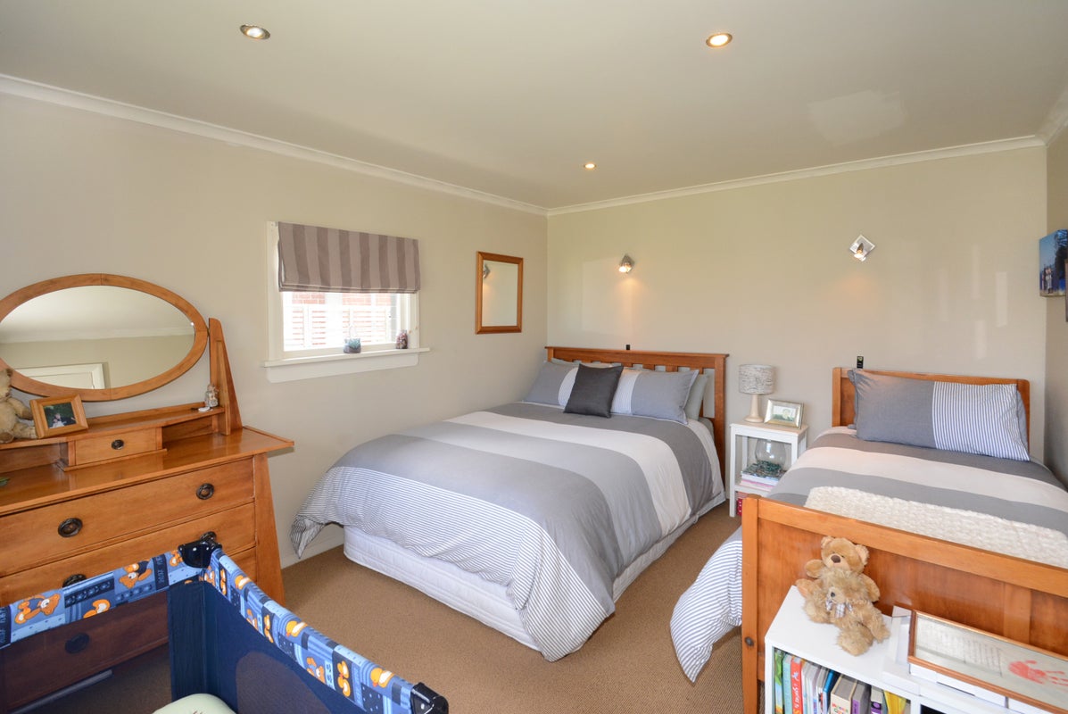 15 Centennial Road, Fairfield, Dunedin - Carousel 10