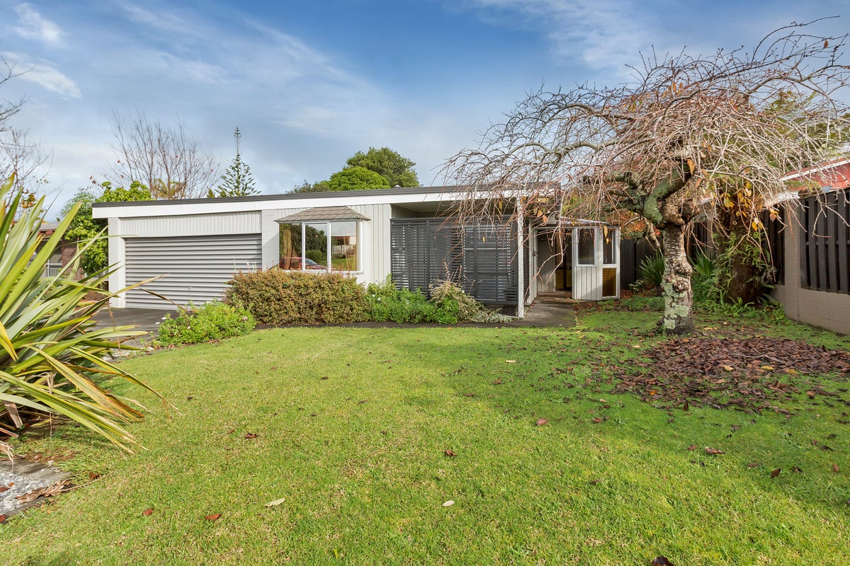 39 Fairway Drive, Kamo, Whangarei - Carousel 1