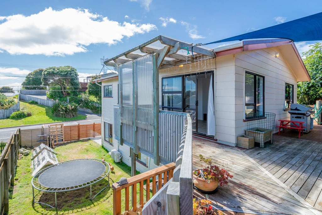 56 Martin Road, Paraparaumu Beach, Paraparaumu - Carousel 1