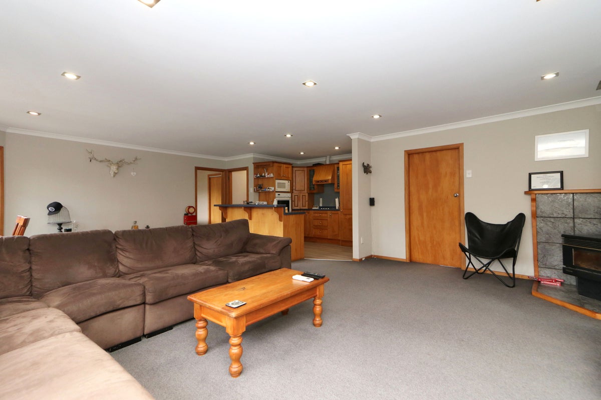 14 Holloway Street, Waikiwi, Invercargill - Carousel 2