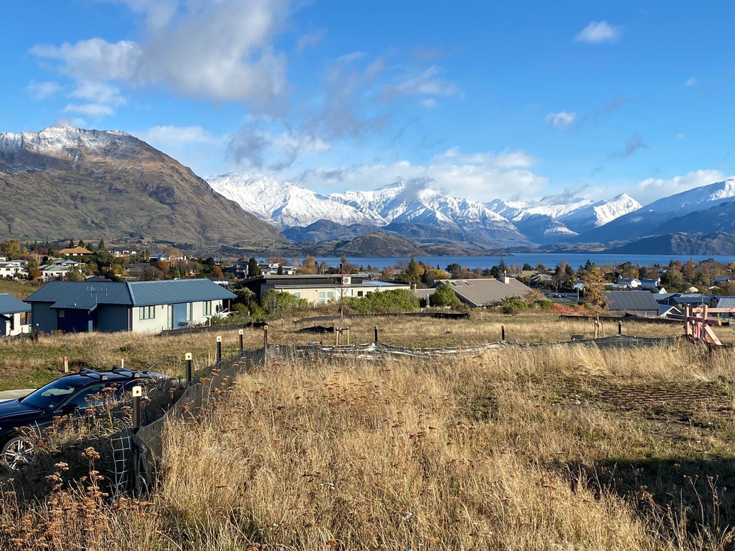 7 Mcneil Crescent, WANAKA - Carousel 3