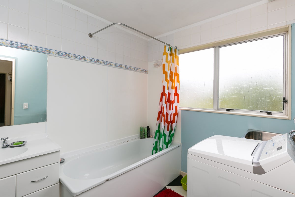 67 Victory Avenue, Karori, Wellington - Carousel 10