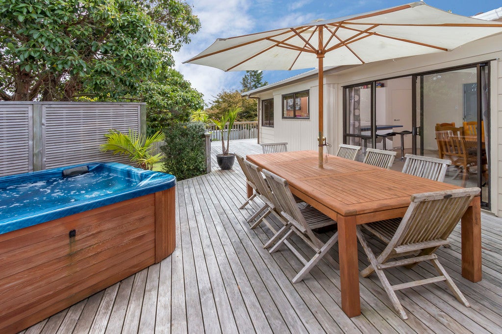 90 Hutchinsons Road, Bucklands Beach, Auckland - Carousel 1