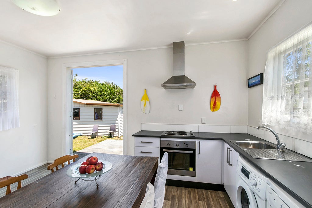 3 Purser Grove, Fairfield, Lower Hutt - Carousel 2
