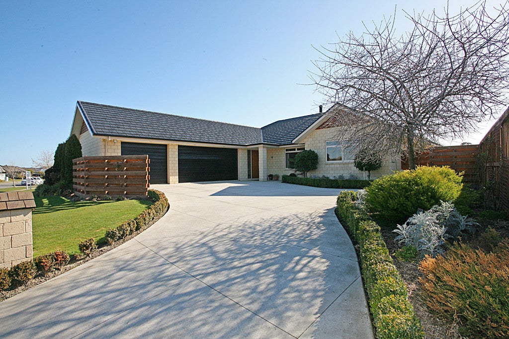 279 Southfield Drive, Lincoln, Lincoln - Carousel 2
