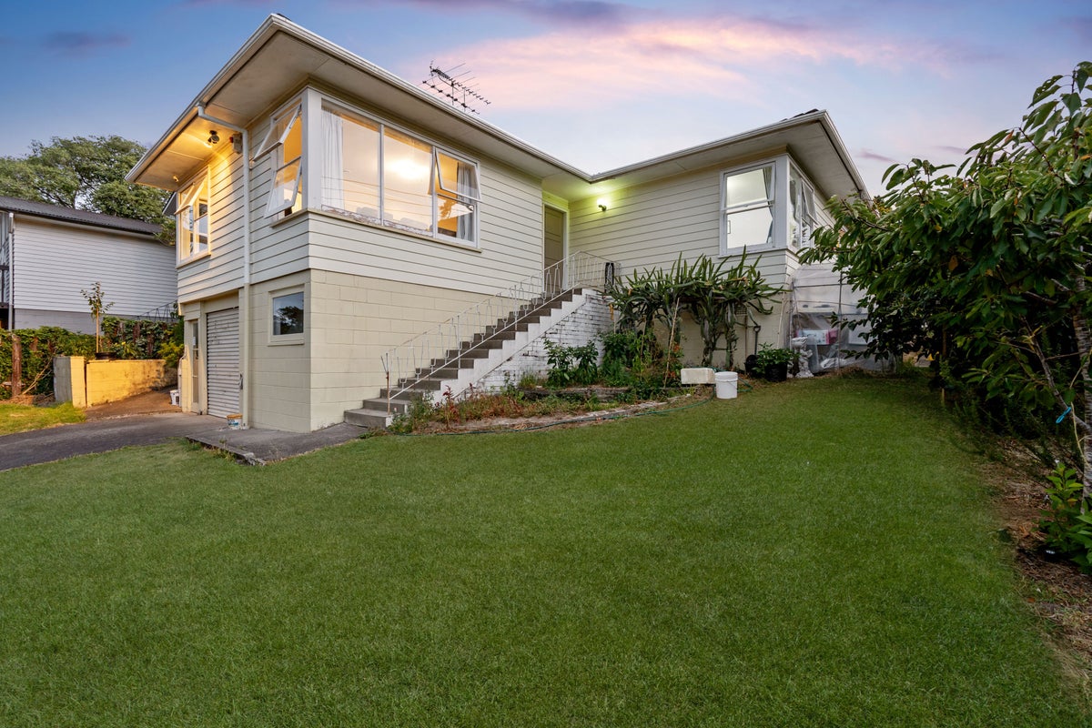 1 Vandeleur Avenue, Birkdale, Auckland - Carousel 1
