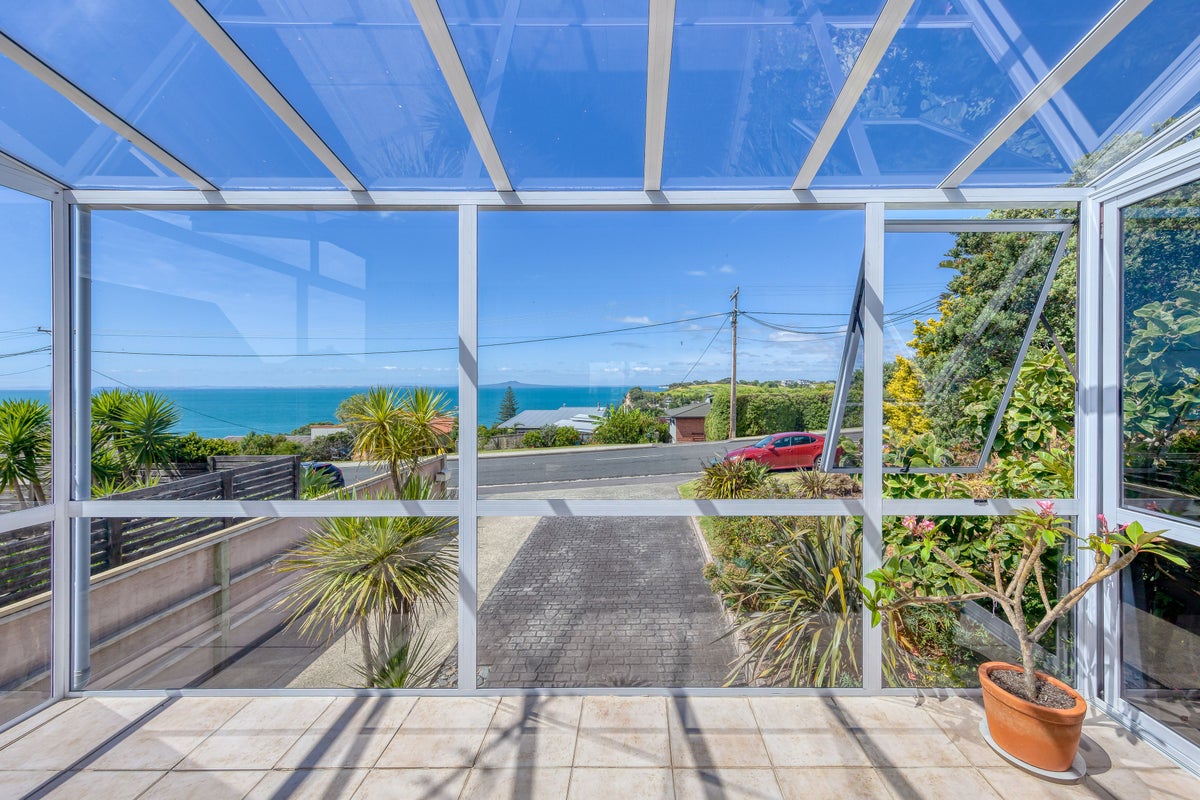 1/41 Wade River Road, Stanmore Bay, Whangaparaoa - Carousel 1