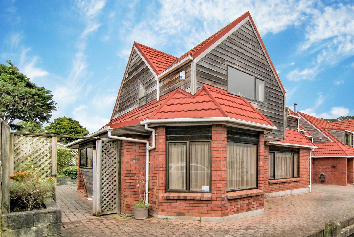 14C Agra Cres, Khandallah, Wellington - Carousel 1