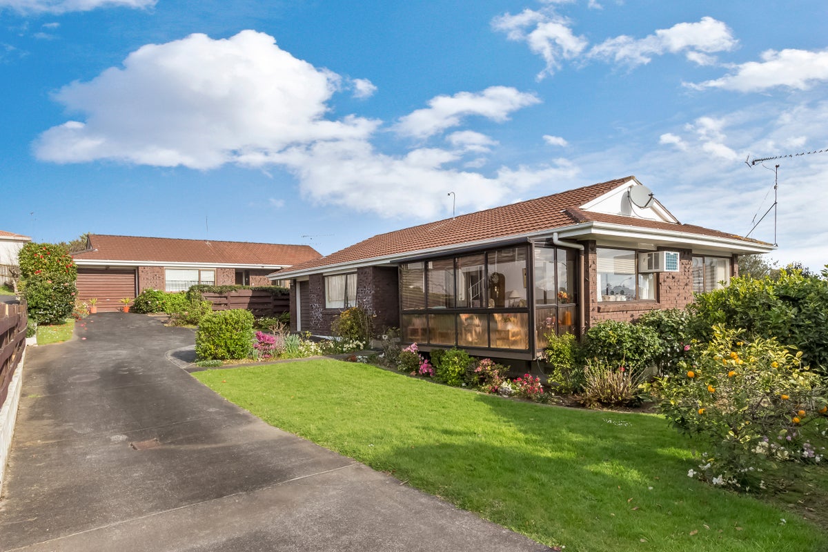 2/50 Moore Street, Howick, Auckland - Carousel 2