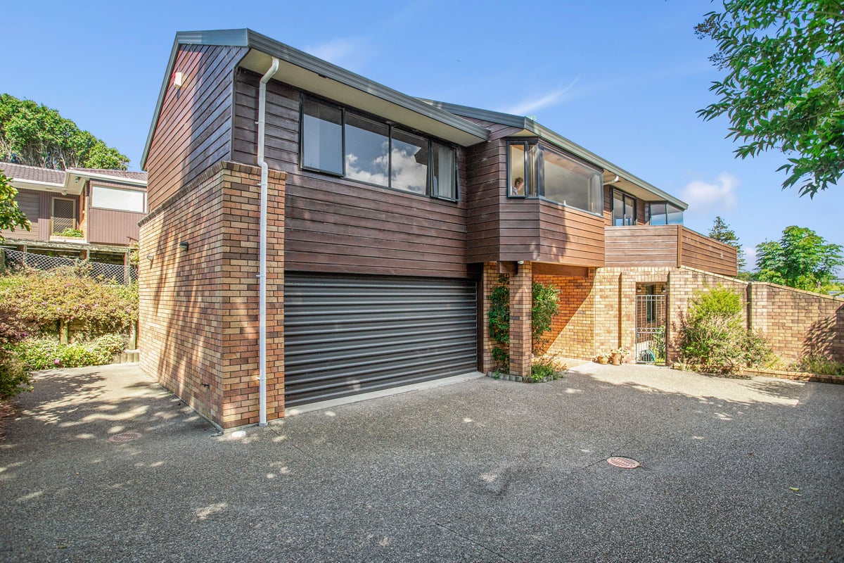 2/165 Titirangi Road, New Lynn, Auckland - Carousel 18