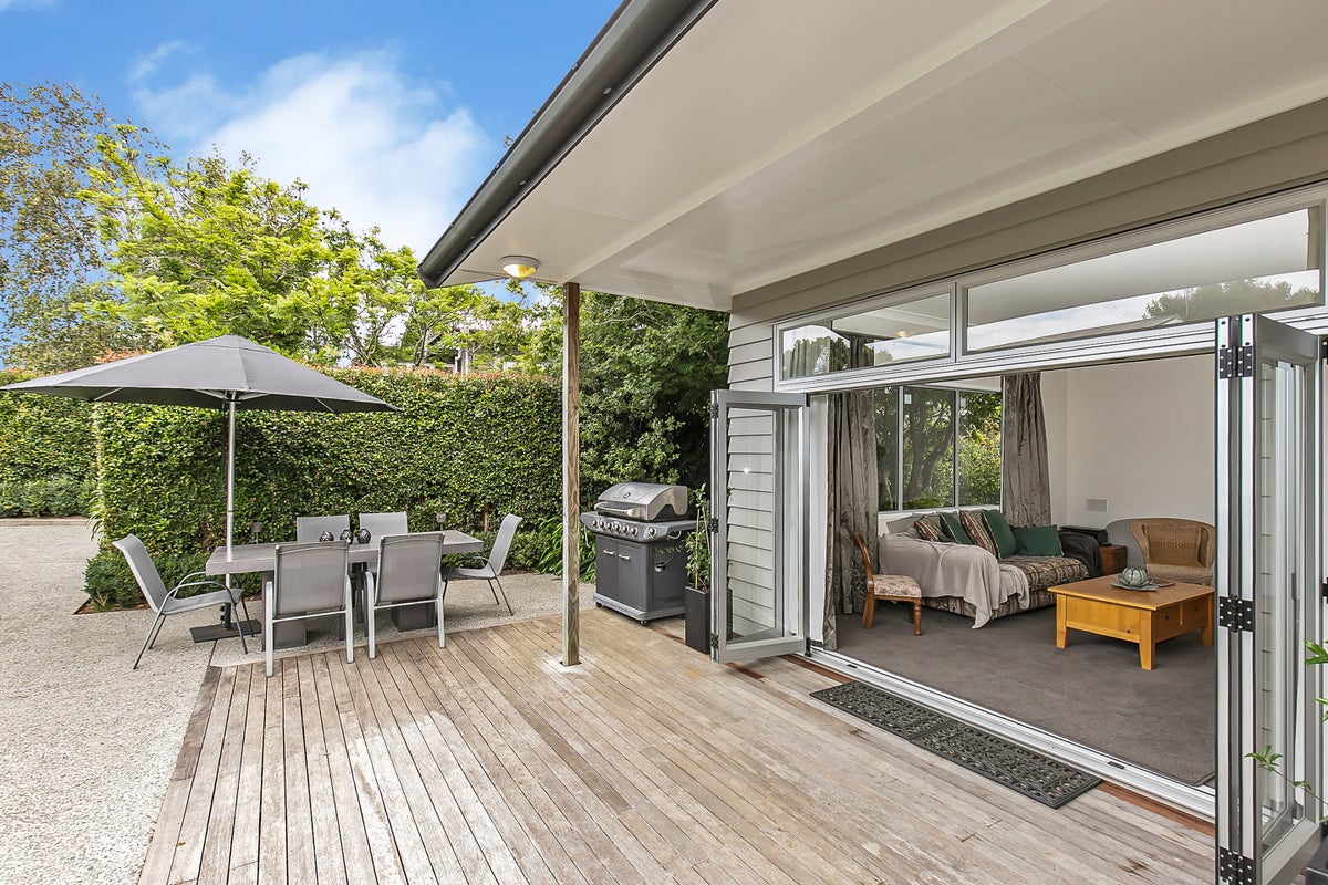 34 Pukerangi Crescent, Ellerslie, Auckland - Carousel 2