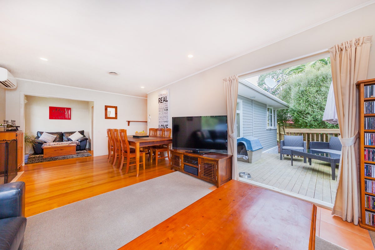 133 Amberley Beach Road, Amberley, Amberley - Carousel 2