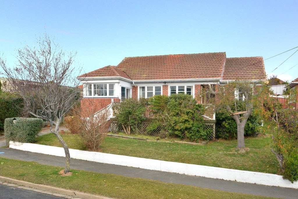 42 Mayfield Avenue, Wakari, Dunedin - Carousel 2