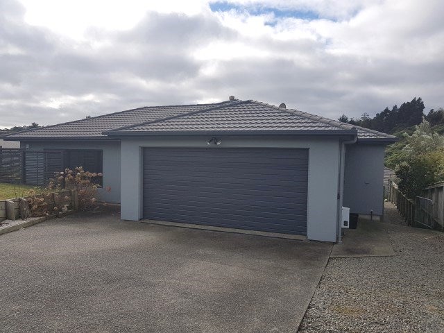 41 Te Puia Drive, Aotea, Porirua - Carousel 1