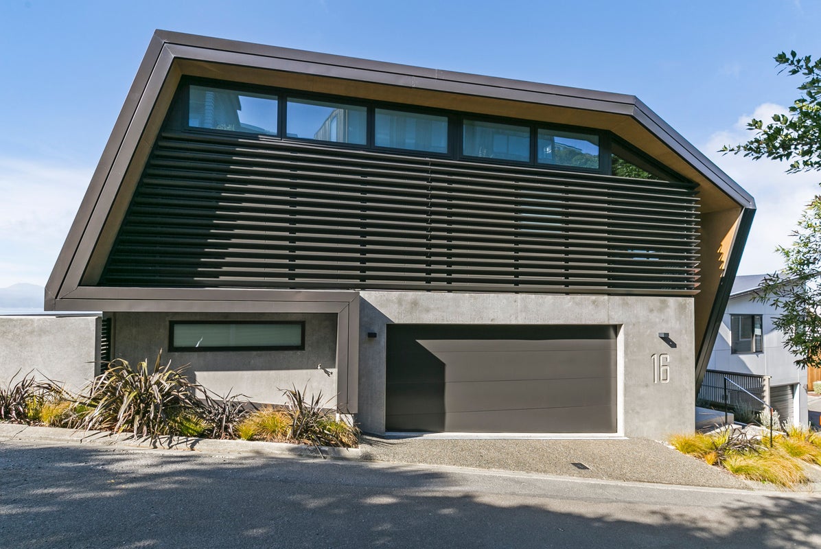 16 Satchell Way, Kaiwharawhara, Wellington - Carousel 20
