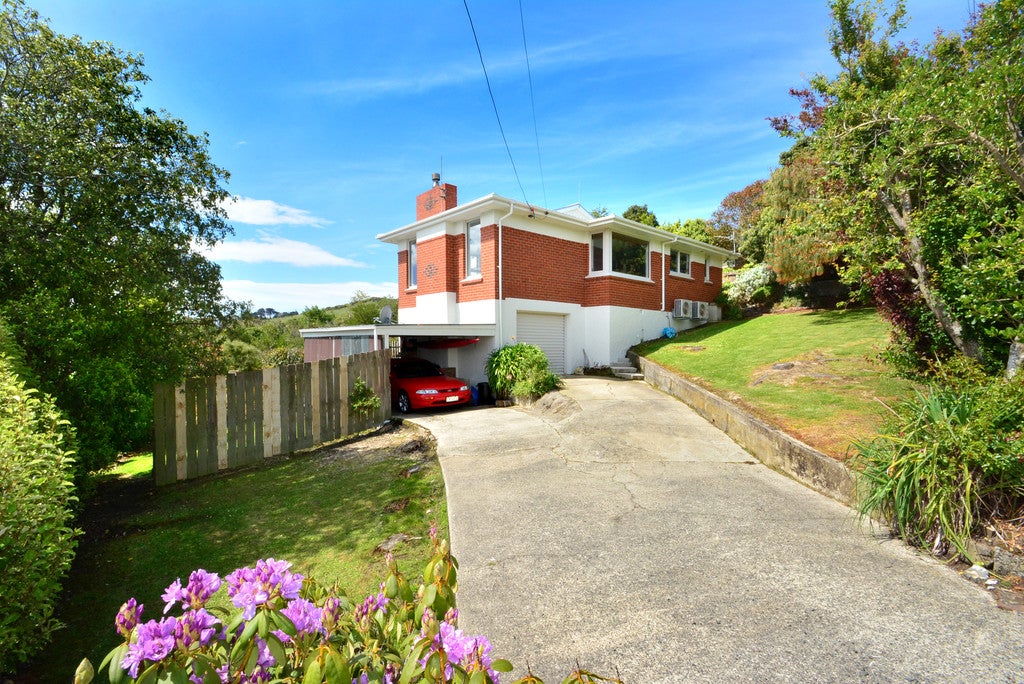 9 Raynbird Street, Company Bay, Dunedin - Carousel 1