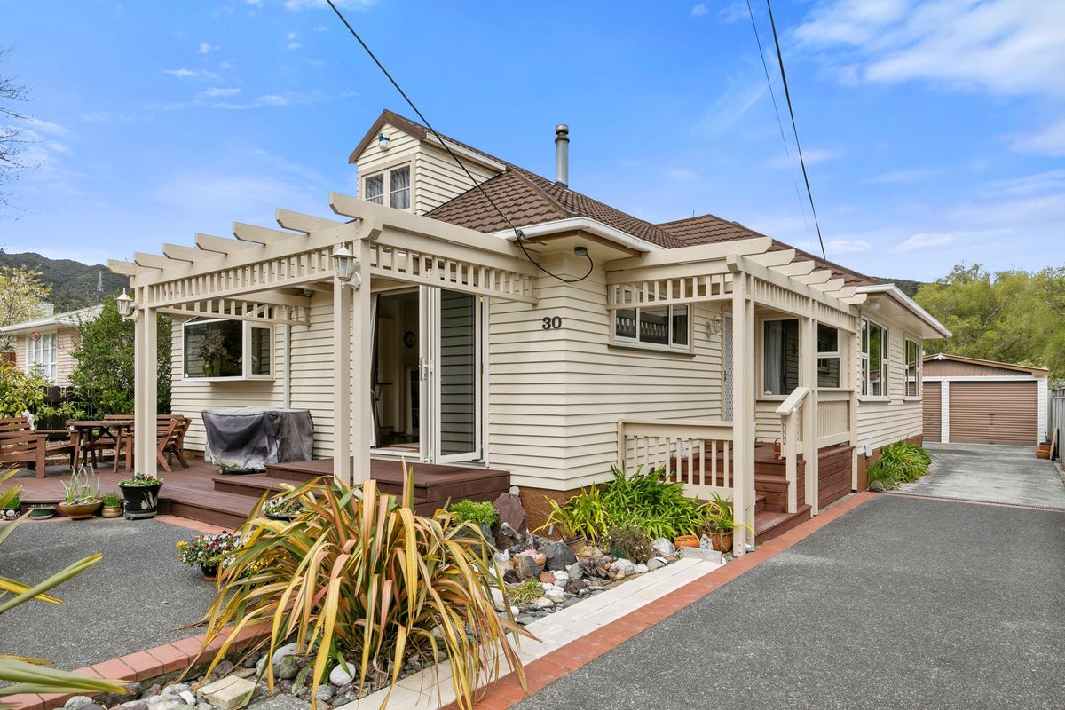 30 Horoeka Street, Stokes Valley, Lower Hutt - Carousel 1