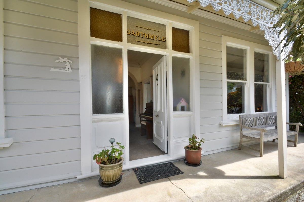 35 Selwyn Street, North East Valley, Dunedin - Carousel 1