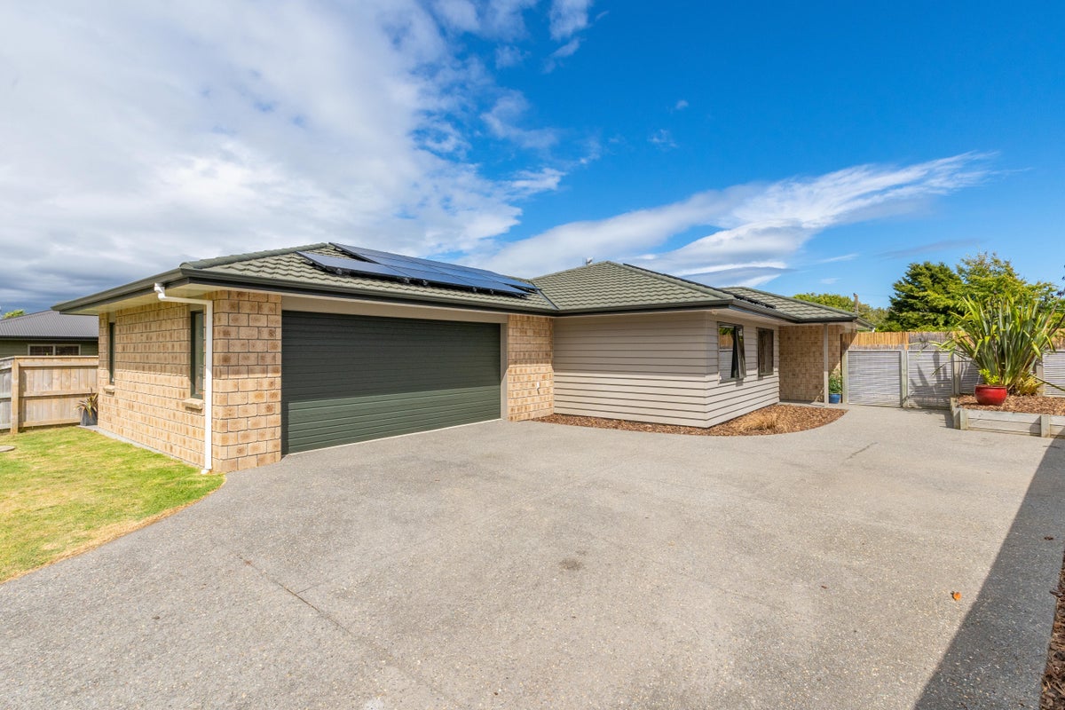 9 Simpson Crescent, Raumati Beach, Paraparaumu - Carousel 2