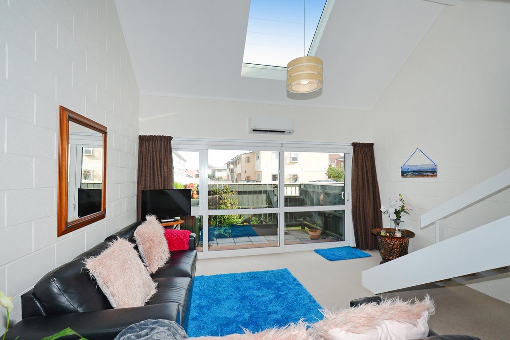 9/14 Mudie Street, Alicetown, Lower Hutt - Carousel 2