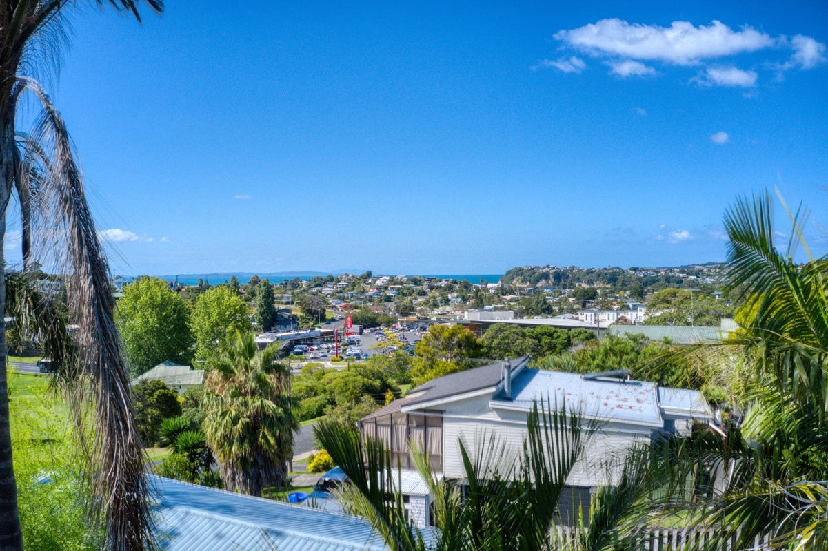 26 Cedar Terrace, Stanmore Bay, Whangaparaoa - Carousel 2