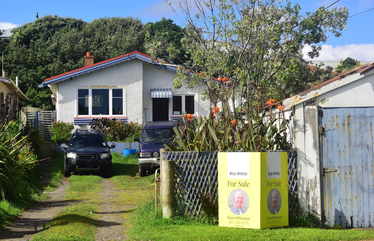 32 Karaka Street, Castlecliff, Whanganui - Carousel 1