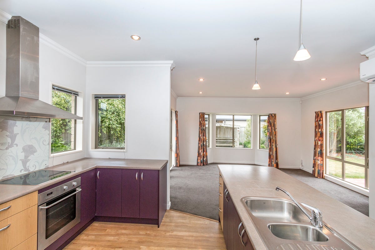 2 Bibiana Street, Aidanfield, Christchurch - Carousel 2