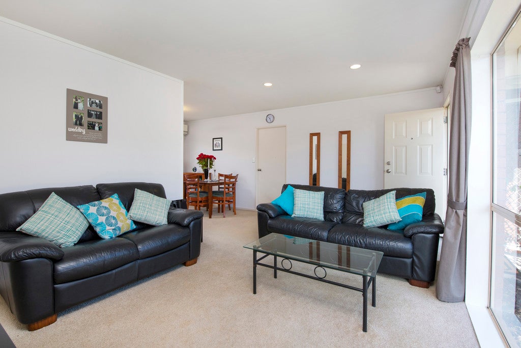 17 Dulwich Place, Burswood, Auckland - Carousel 2