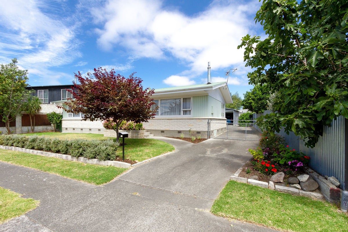 4 Shortland Street, Tamatea, Napier - Carousel 1