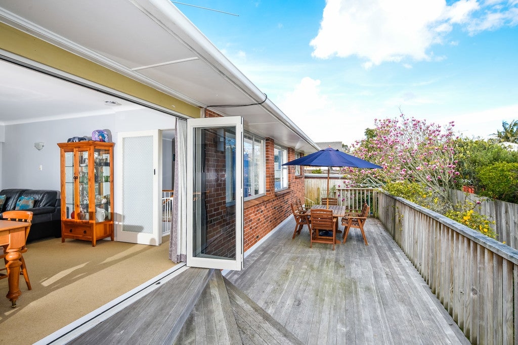 2/111 Riddell Road, Glendowie, Auckland - Carousel 2