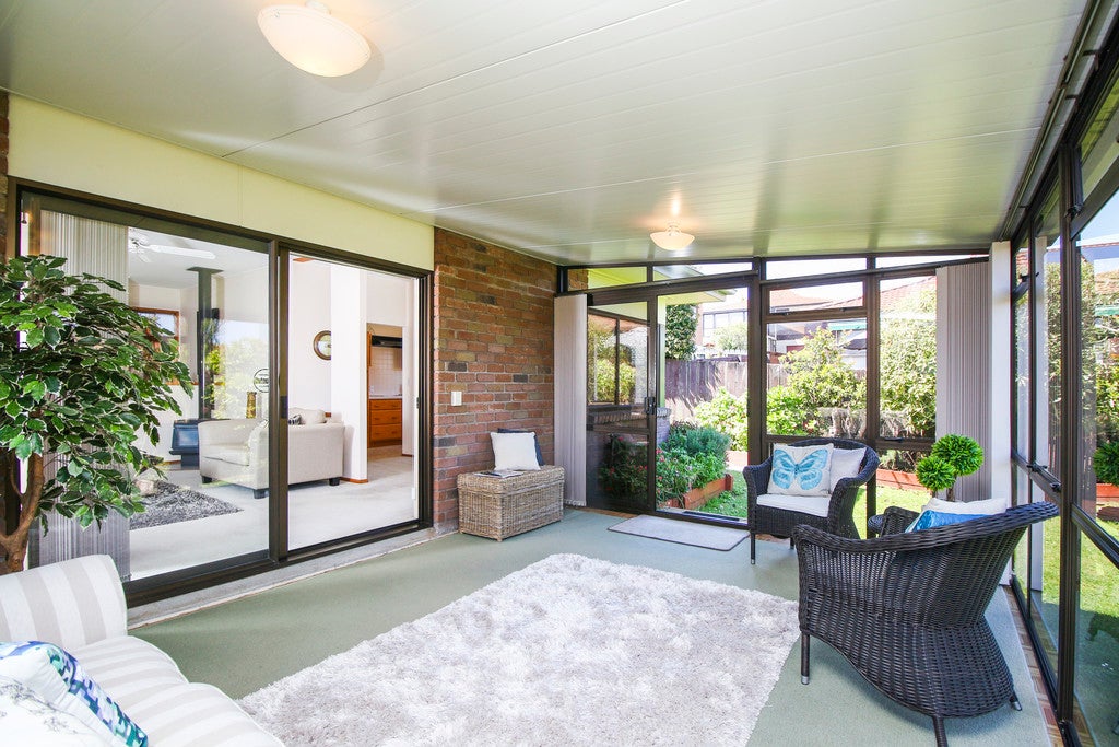 1/15 Essington Place, Half Moon Bay, Auckland - Carousel 2