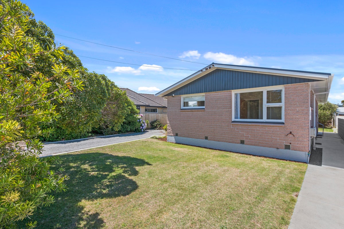 423 Pine Avenue, South New Brighton, Christchurch - Carousel 1
