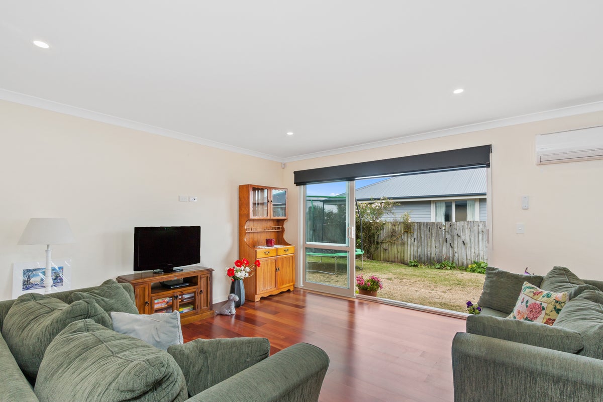 70 Bickerton Street, Wainoni, Christchurch - Carousel 1