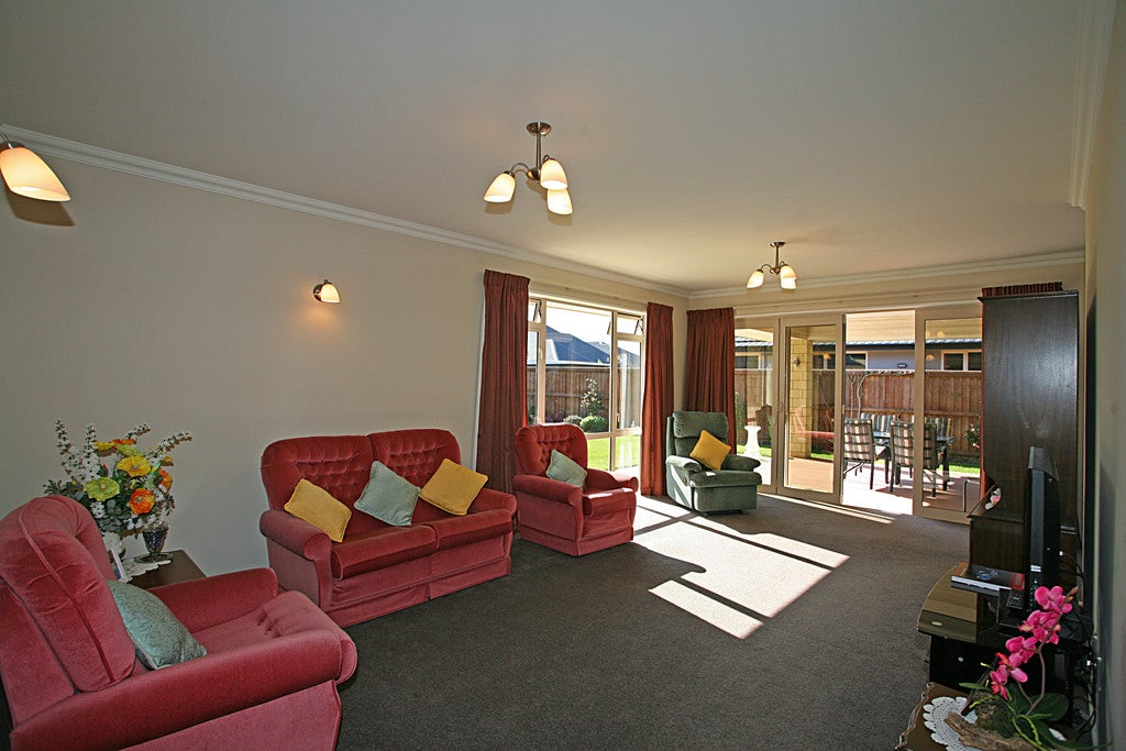 279 Southfield Drive, Lincoln, Lincoln - Carousel 10