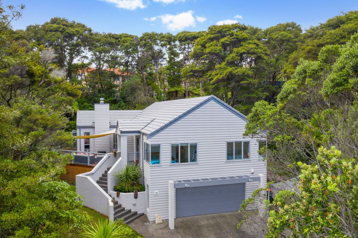 11E Woodfern Crescent, Titirangi, Auckland - Carousel 1