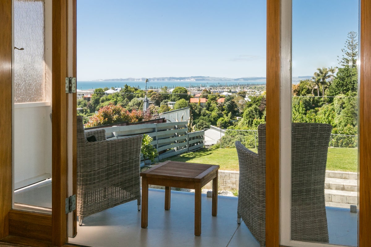 62 Napier Terrace, Hospital Hill, Napier - Carousel 1