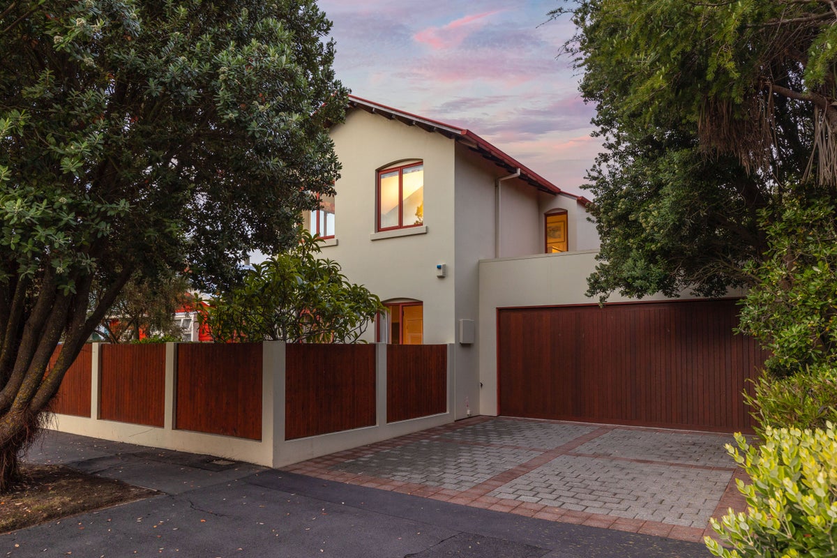 14 Celia Street, Redcliffs, Christchurch - Carousel 1