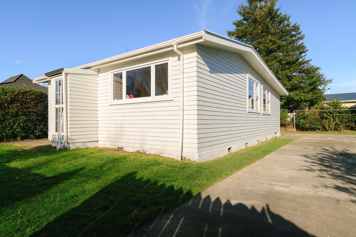 40 Riverbank Street, Ebdentown, Upper Hutt - Carousel 1