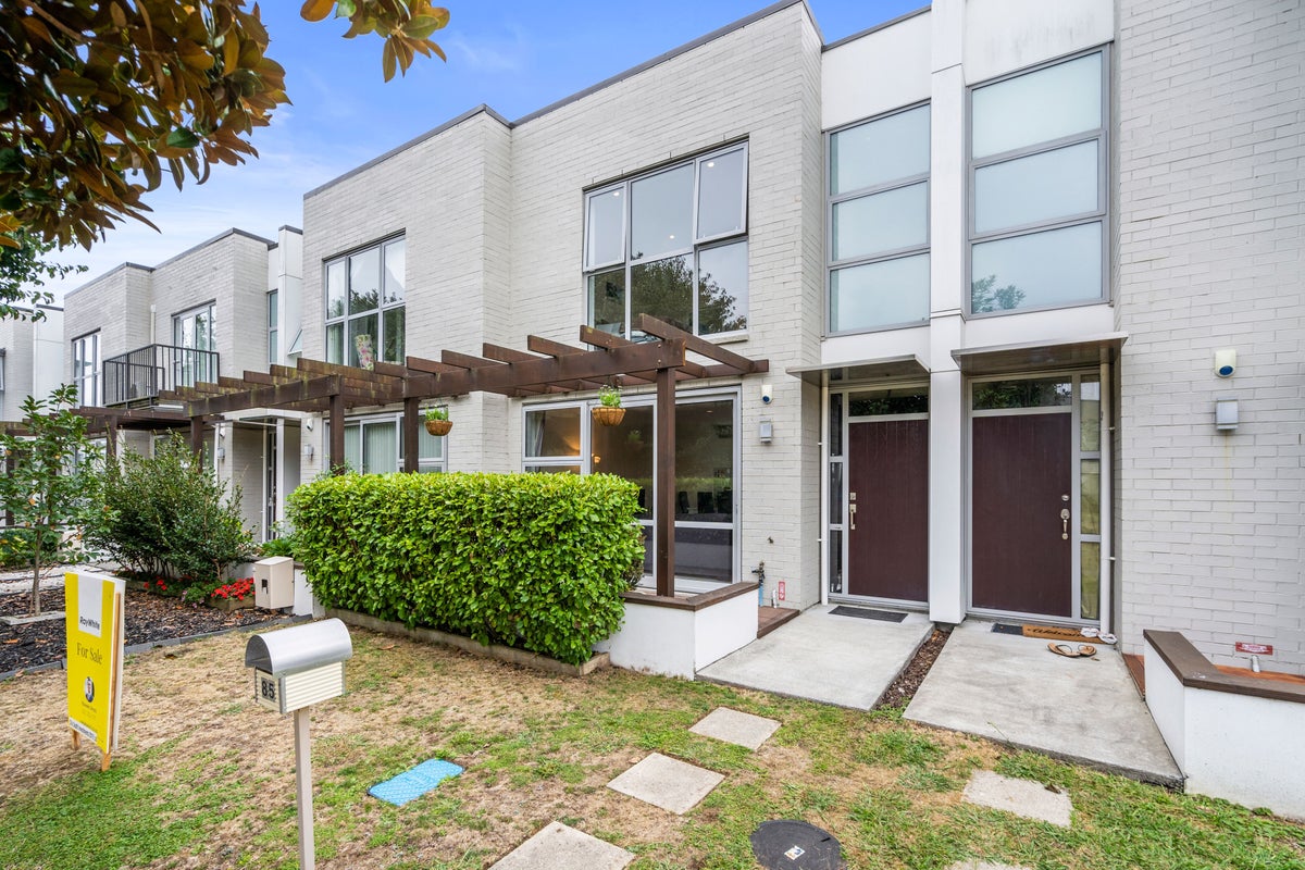 85 Popokatea Drive, Takanini, Auckland - Carousel 1