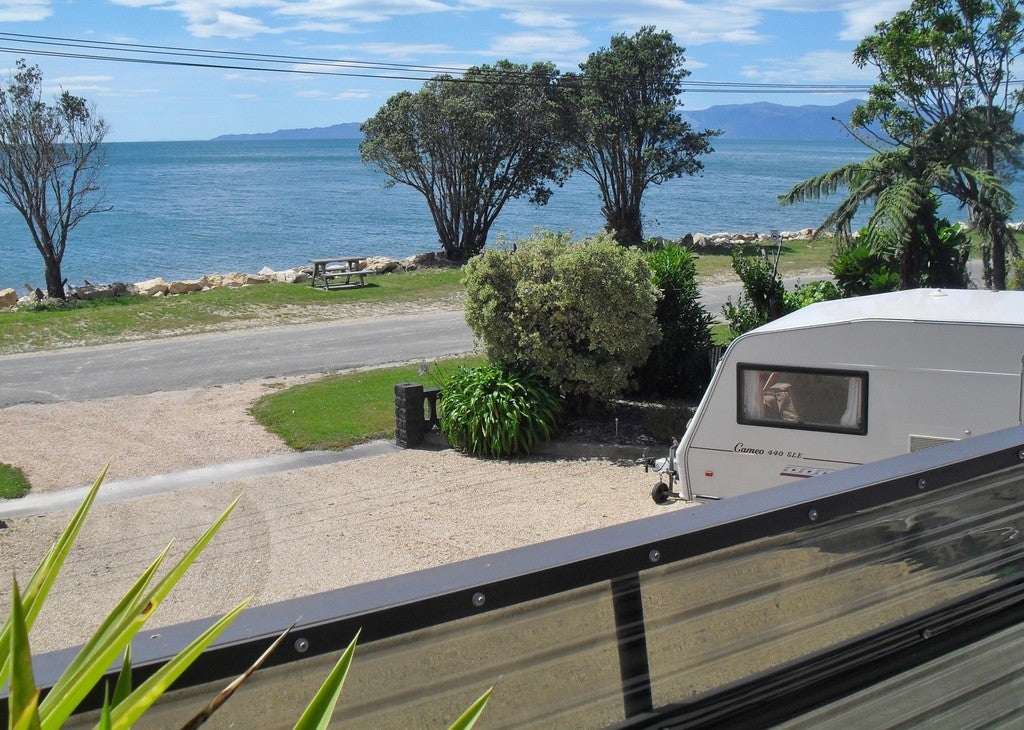 62 Beach Road, Collingwood - Carousel 1