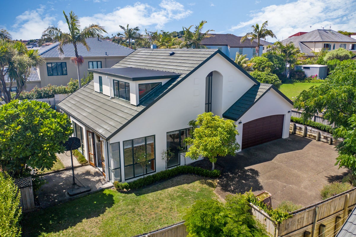 2/44 Jane Eyre Drive, Somerville, Auckland - Carousel 1