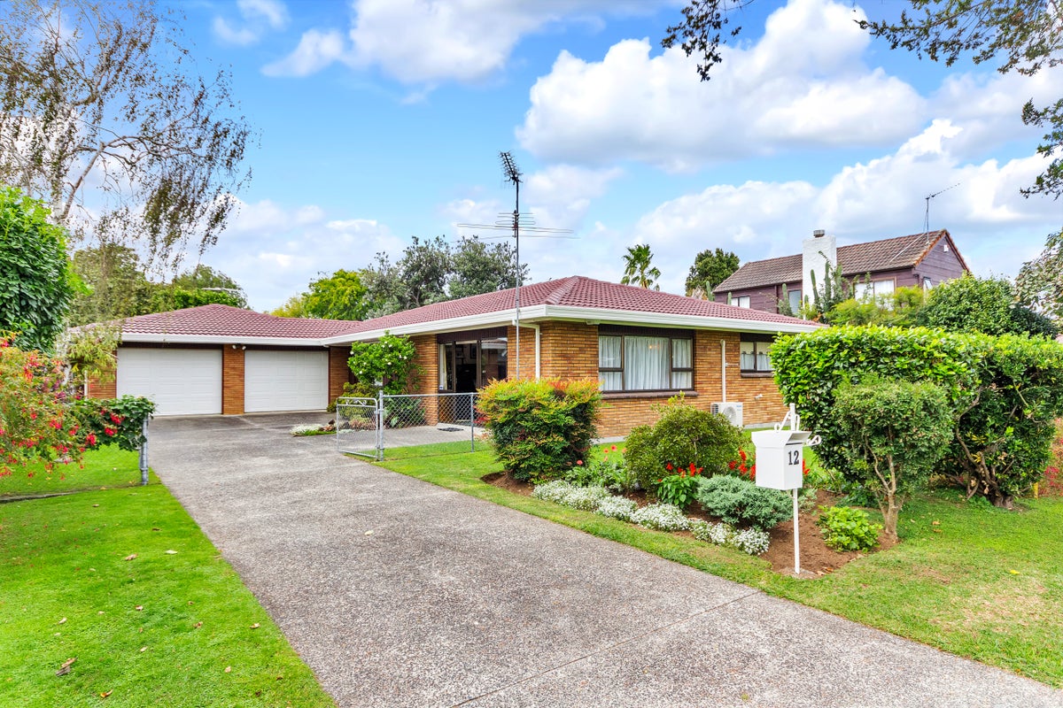 12 Kindergarten Drive, Conifer Grove, Takanini - Carousel 1