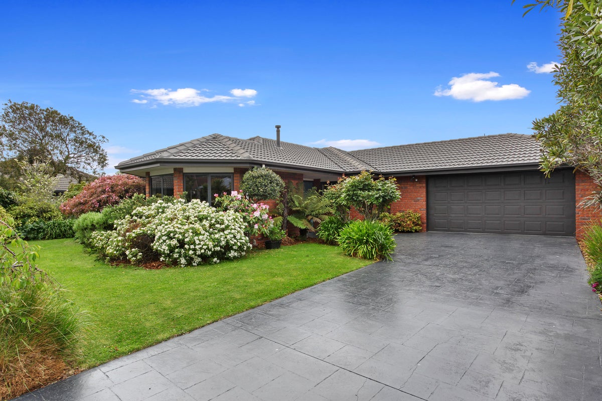 5 Carinya Lane, Heathcote Valley, Christchurch - Carousel 1