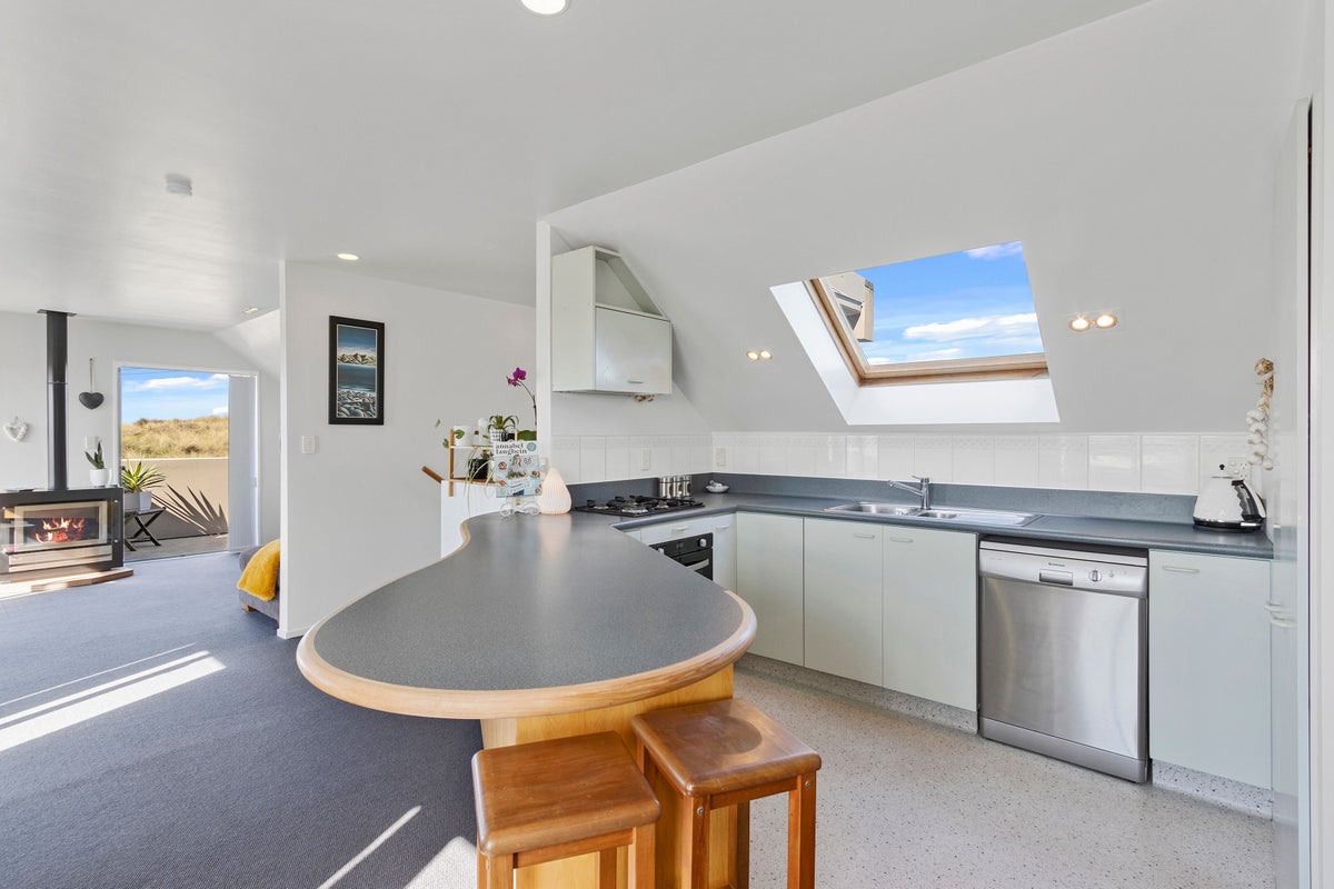 52 Marine Parade, North New Brighton, Christchurch - Carousel 2