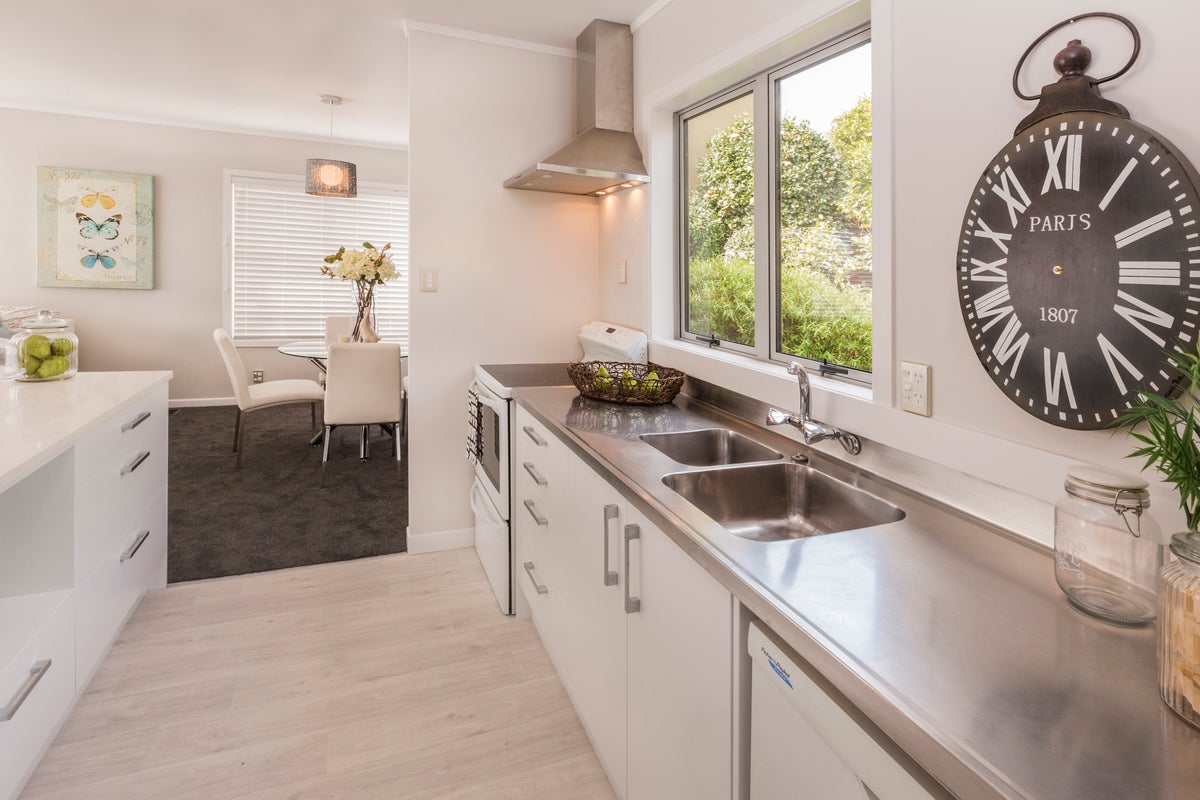 6A Evelyn Road, Cockle Bay, Auckland - Carousel 2