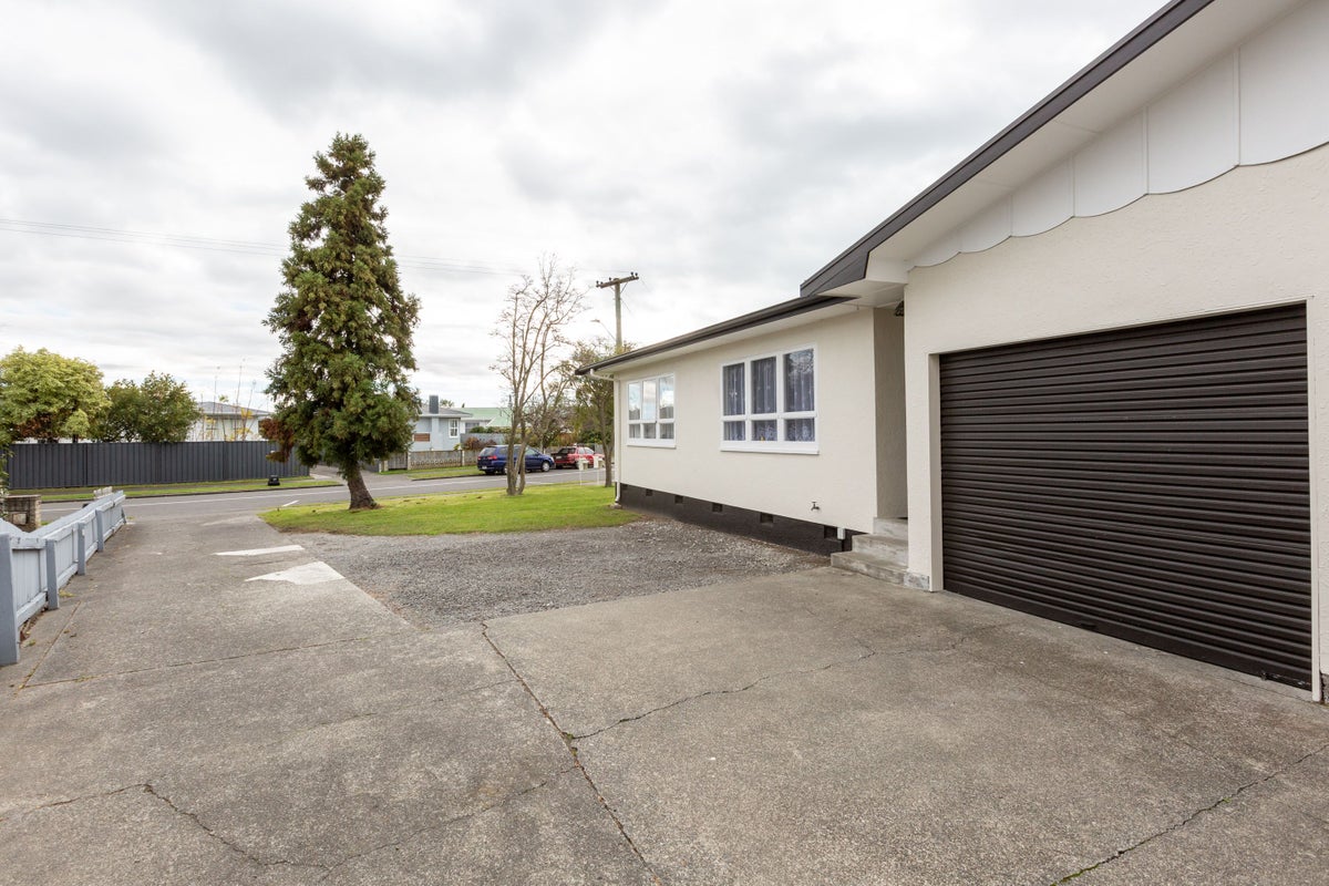 51A EXETER CRESCENT, PIRIMAI, NAPIER - Carousel 12